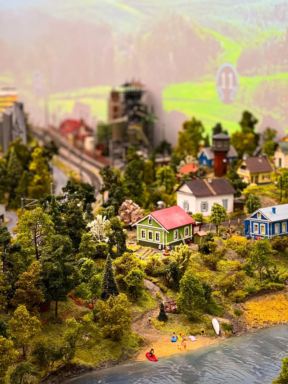 "Golden Ring" Miniature Show Model