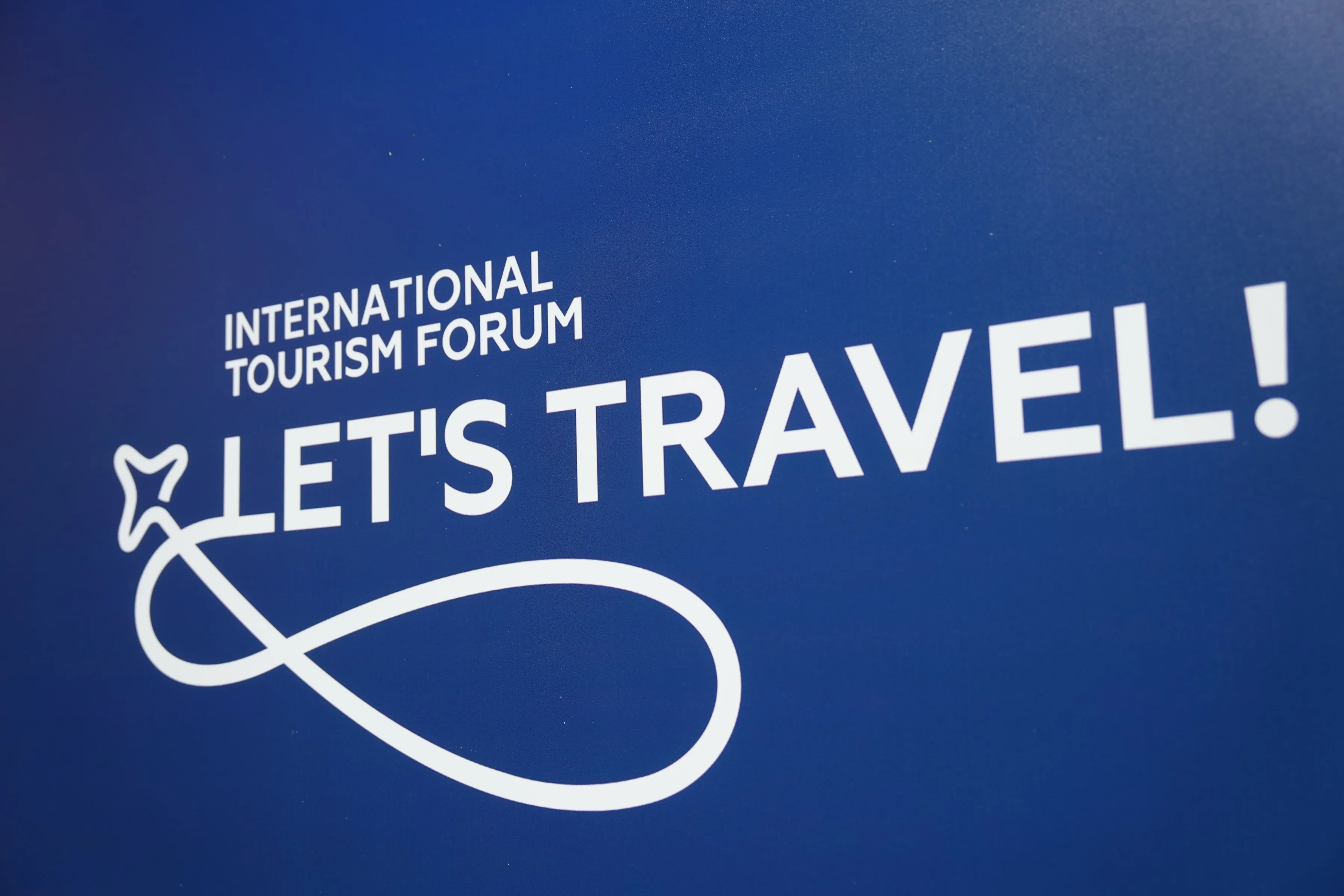 Let's travel! 