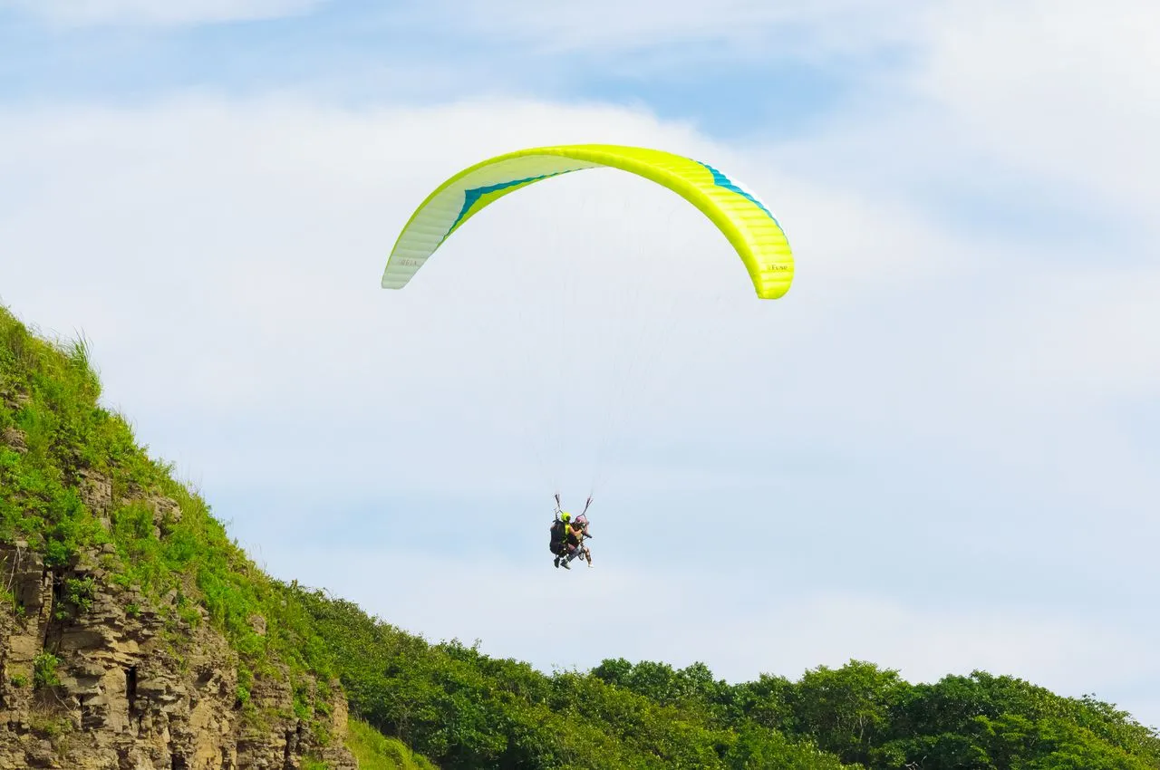 Skydiving or Paragliding