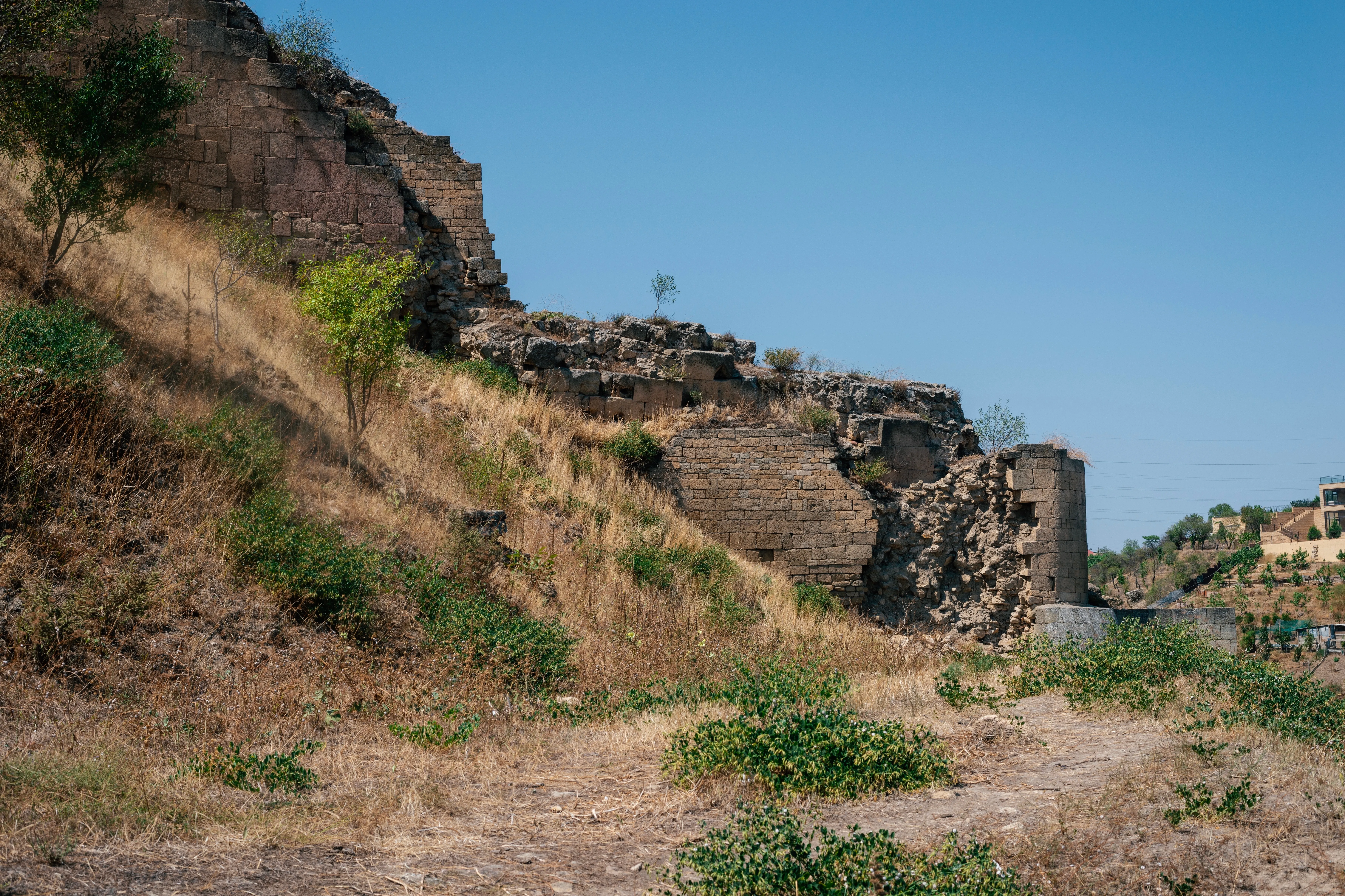 Dag-Bary Fortress Wall