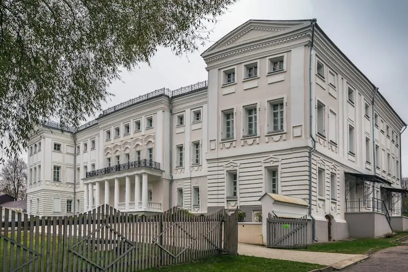Polotnyany Zavod