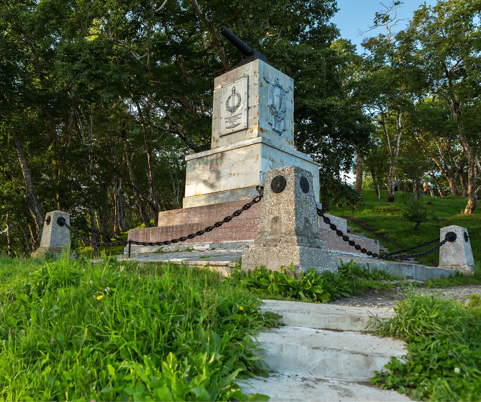 Monument to the Heroes of the 3rd Battery of Lieutenant A.P. Maksutov